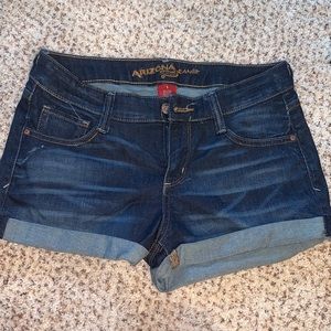 super cute & comfy blue jeans. barely worn! size 5